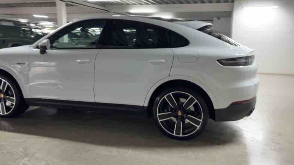 More views of Porsche Cayenne