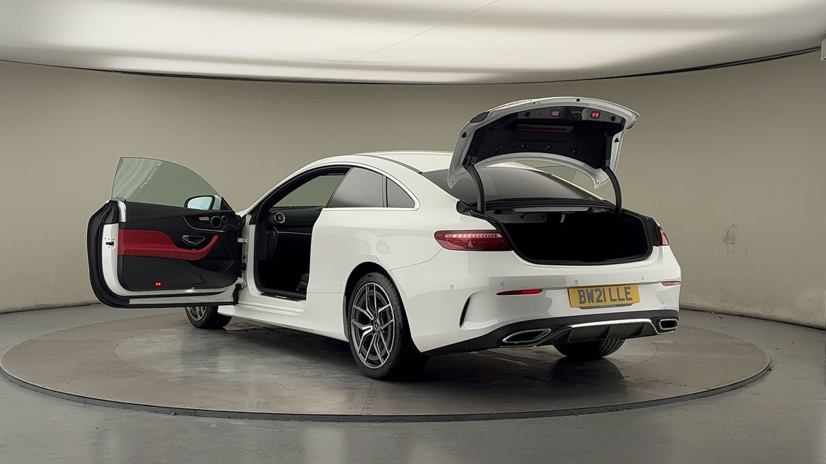 Mercedes-Benz E Class Image 23