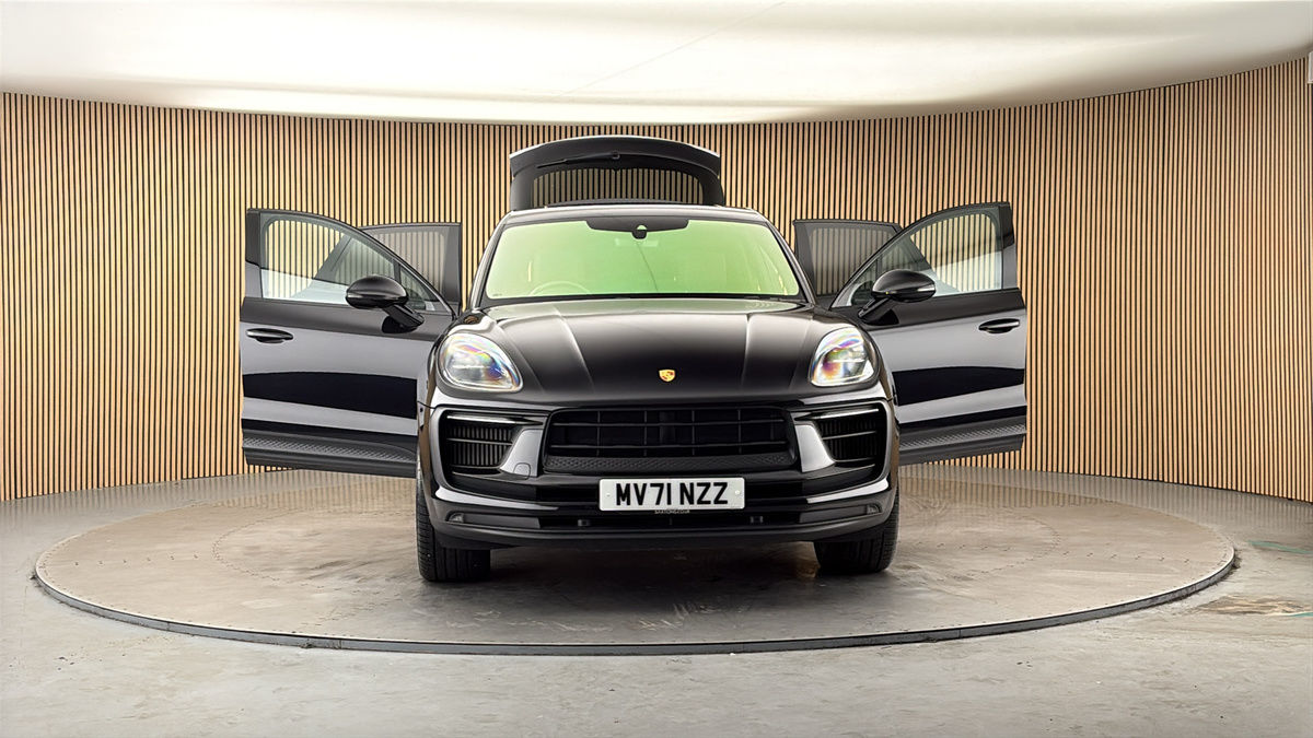 More views of Porsche Macan