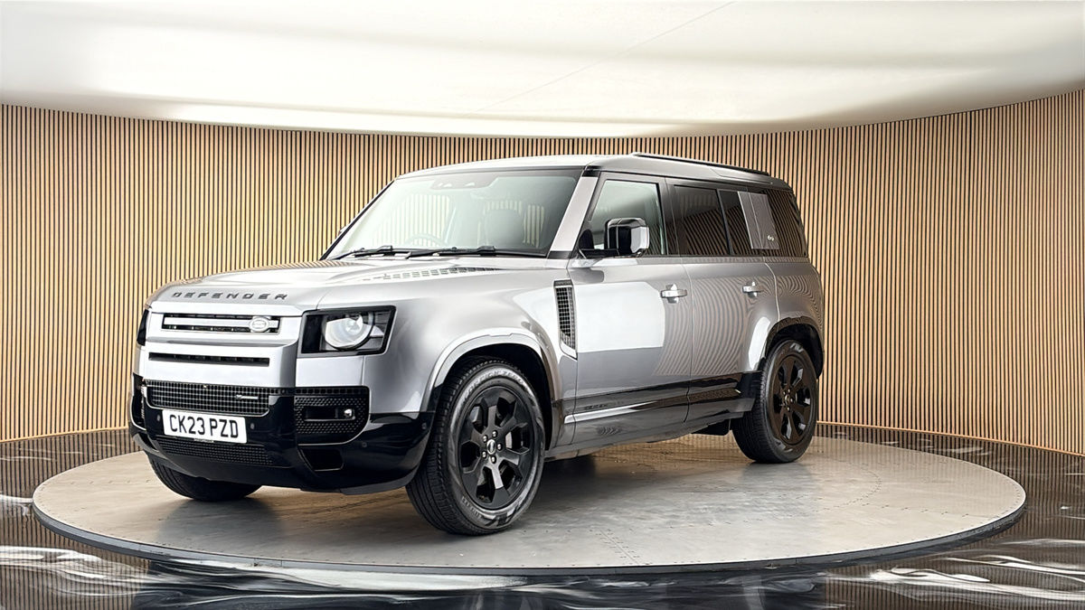 More views of Land Rover Defender 110