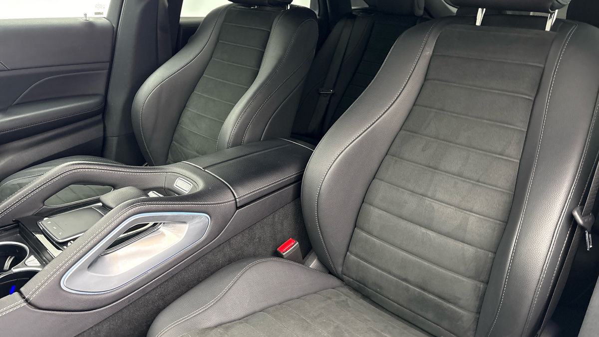 More views of Mercedes-Benz GLE