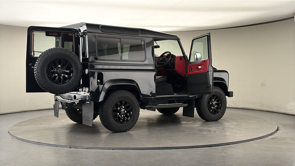 More views of Land Rover Defender 90