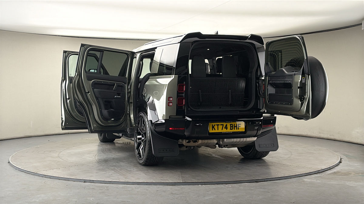 More views of Land Rover Defender 110