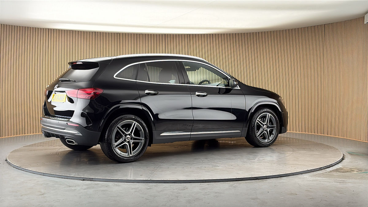 More views of Mercedes-Benz GLA