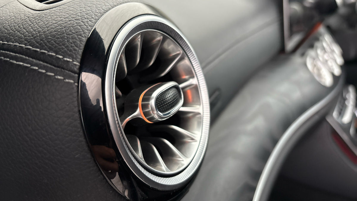 Mercedes-Benz E Class Image 6