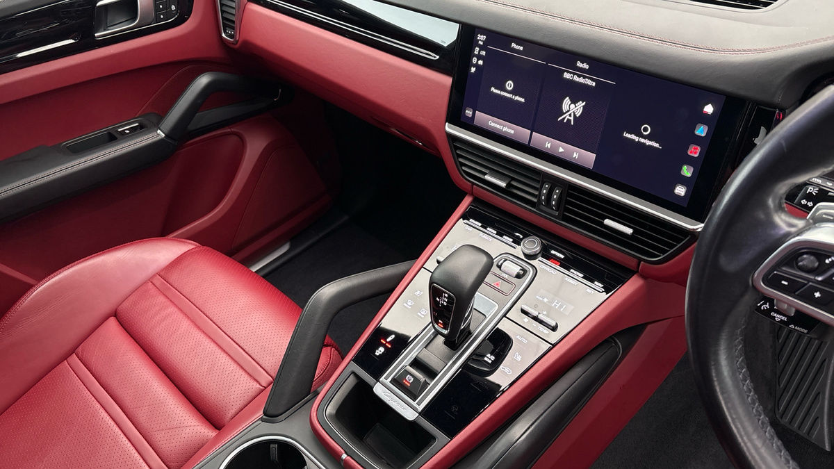 Porsche Cayenne Image 18