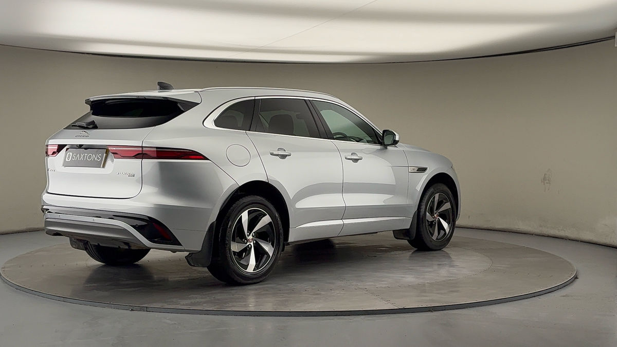 Jaguar F-PACE Image 21