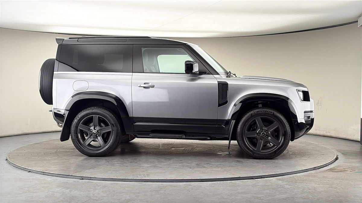 More views of Land Rover Defender 90