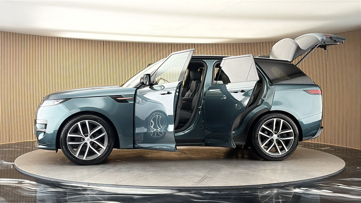 More views of Land Rover Range Rover Sport