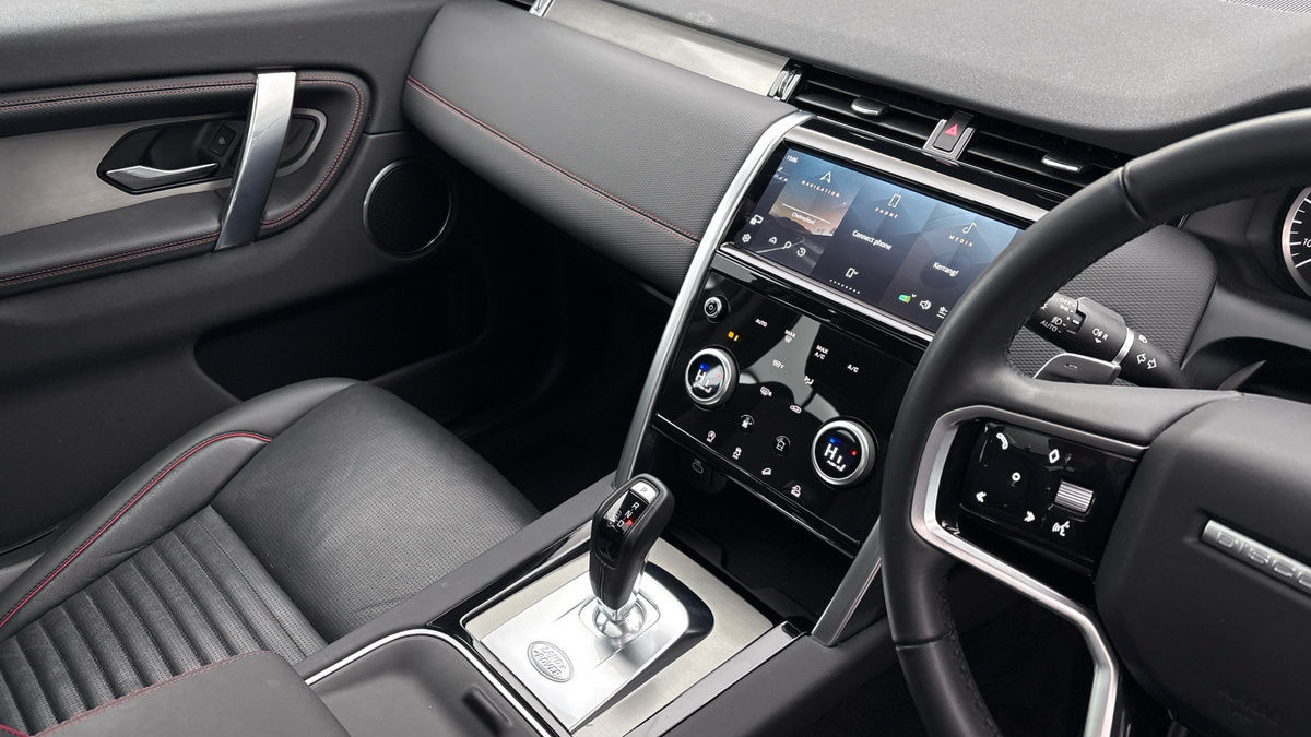 Land Rover Discovery Sport Image 18