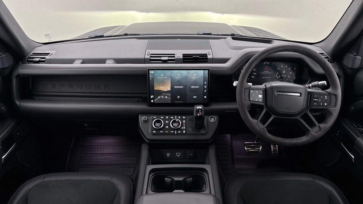 Land Rover Defender 90 Image 12