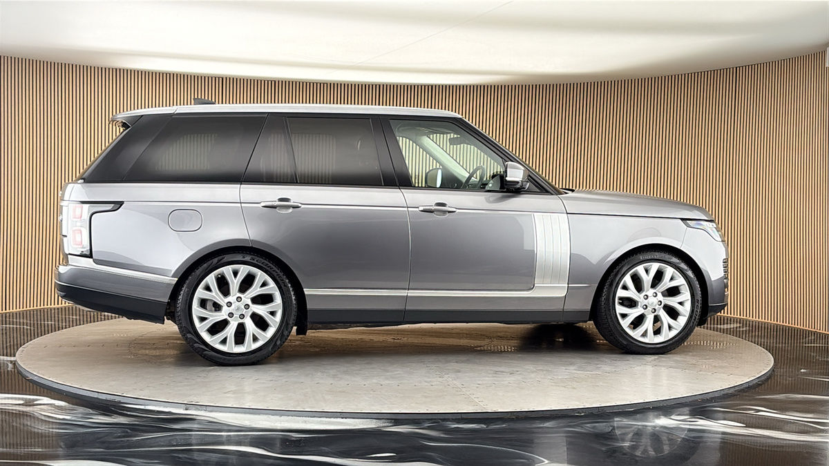 More views of Land Rover Range Rover