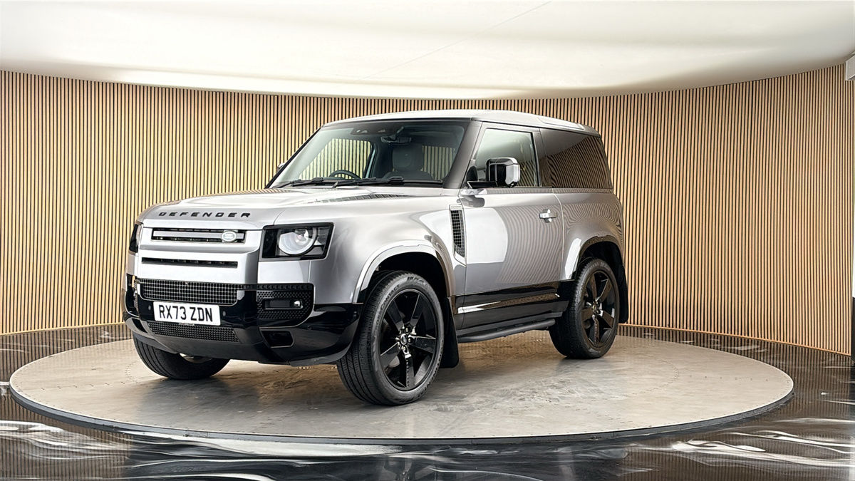 More views of Land Rover Defender 90