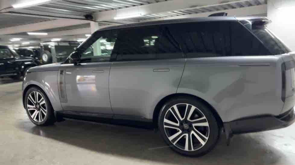 More views of Land Rover Range Rover