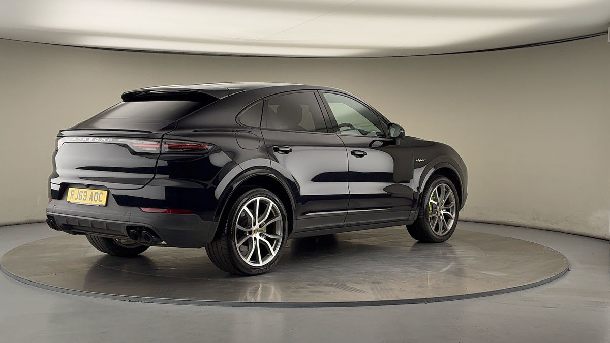 Porsche Cayenne Image 21