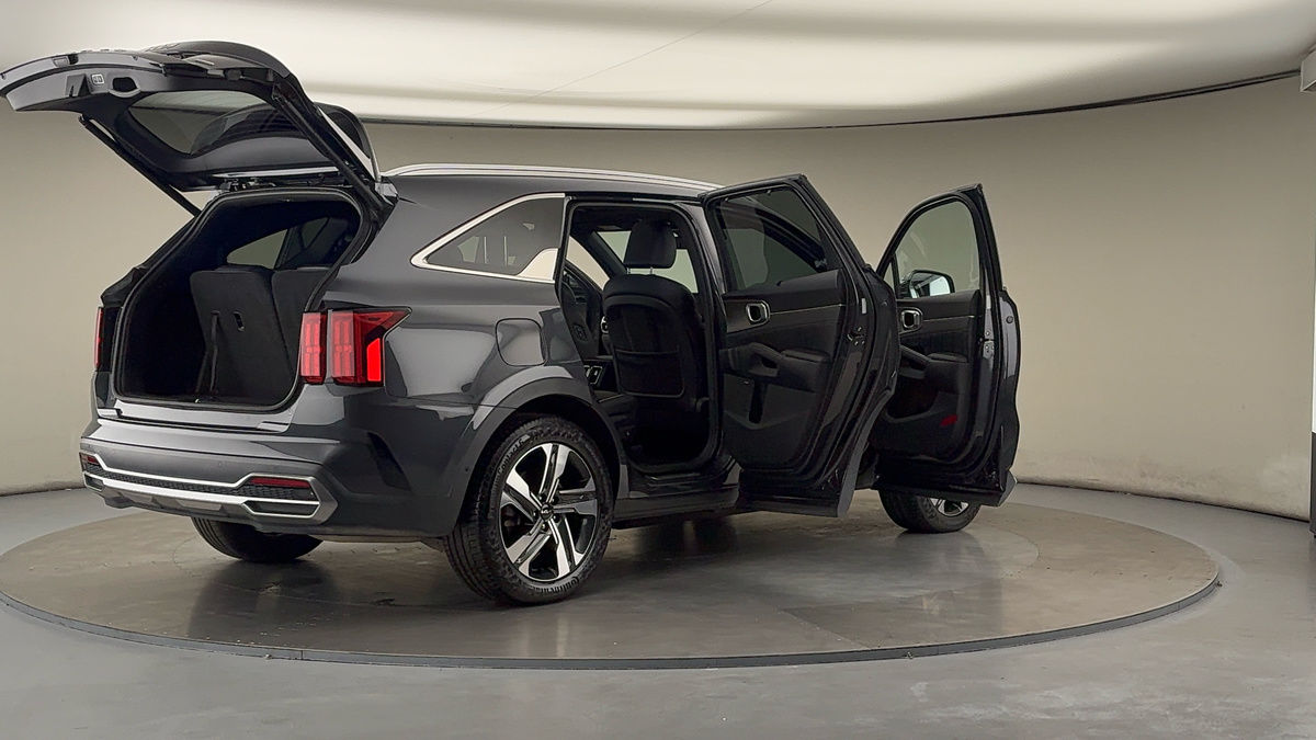 More views of Kia Sorento