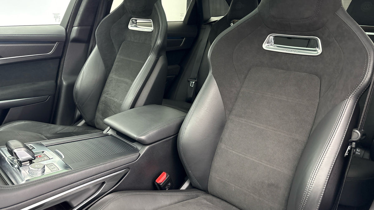 Jaguar F-PACE Image 7