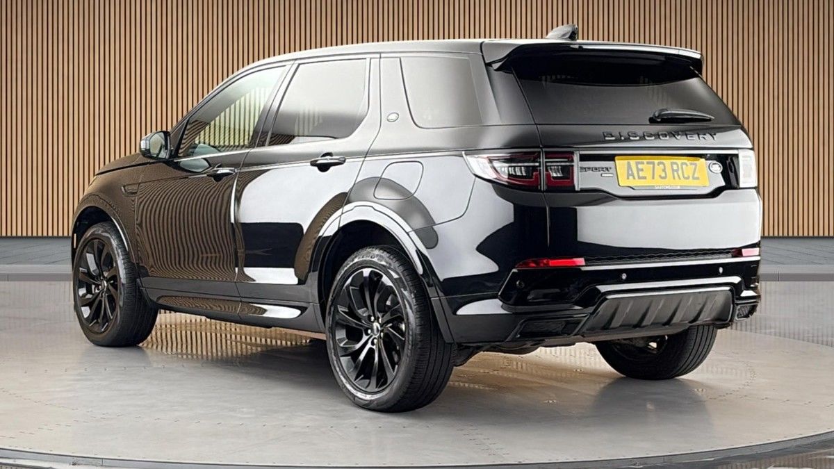 Land Rover Discovery Sport Image 2