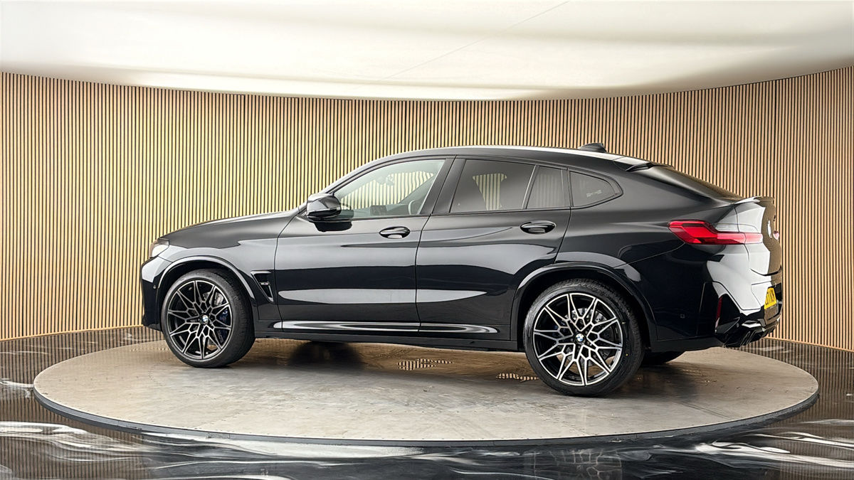 More views of BMW X4 M
