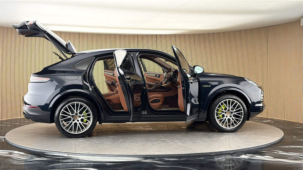 More views of Porsche Cayenne