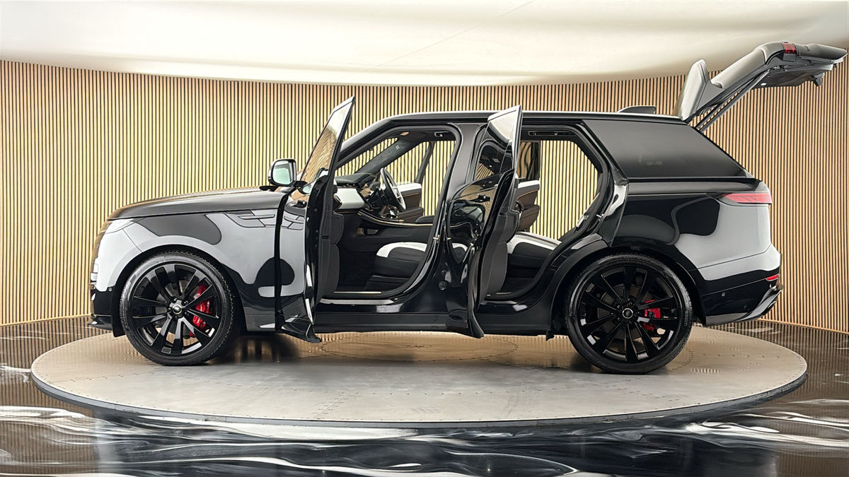 More views of Land Rover Range Rover Sport