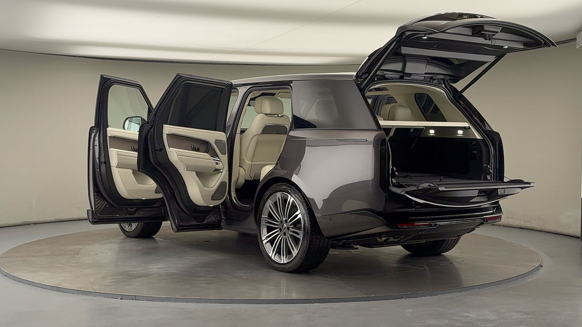 More views of Land Rover Range Rover