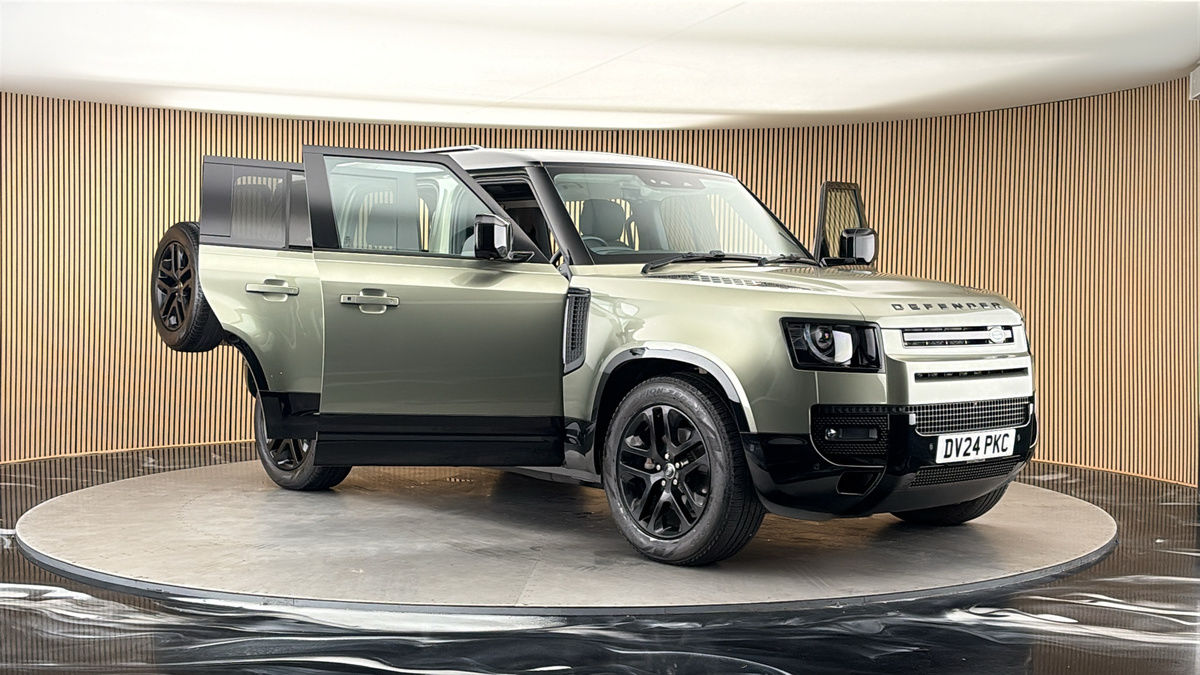 More views of Land Rover Defender 110