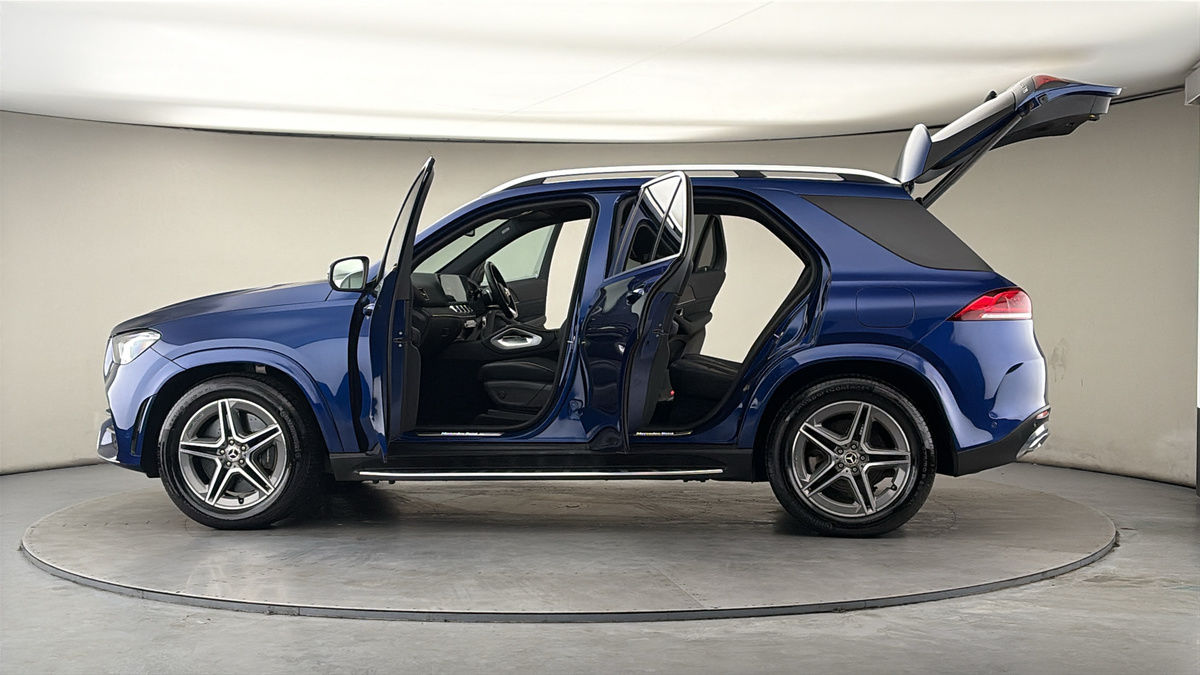 More views of Mercedes-Benz GLE