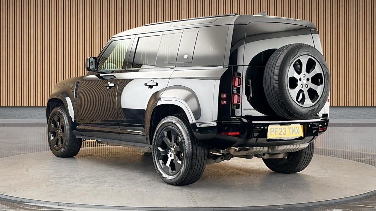 Land Rover Defender 110 Image 2