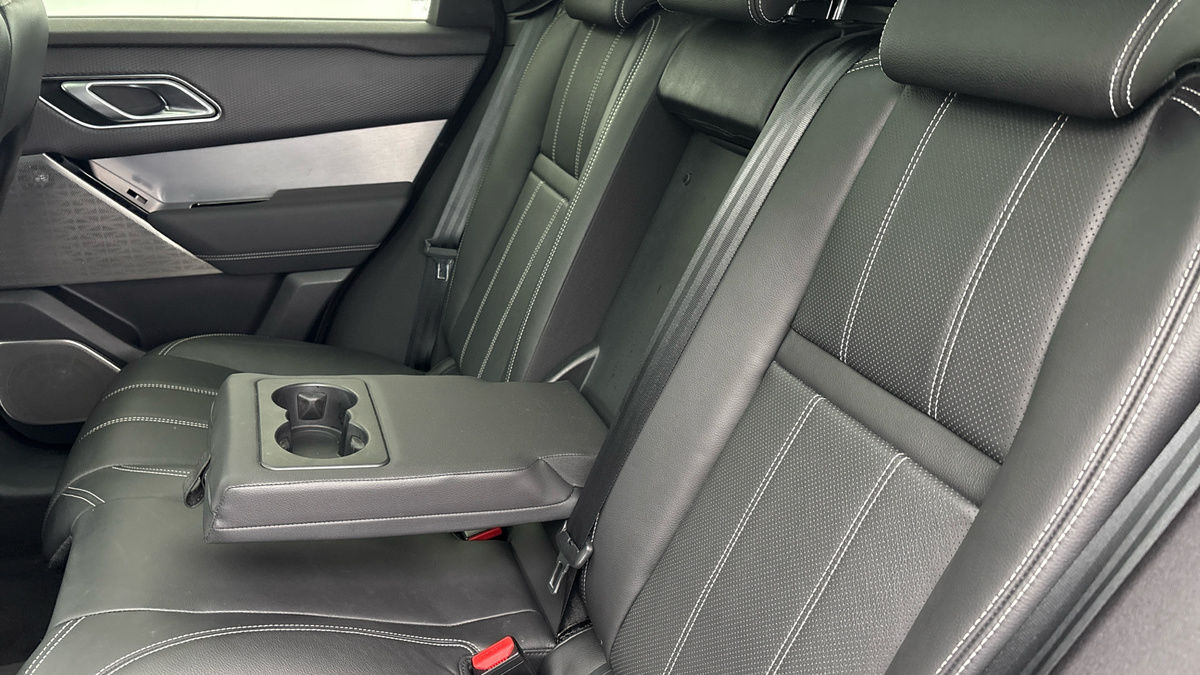 Land Rover Range Rover Velar Image 15