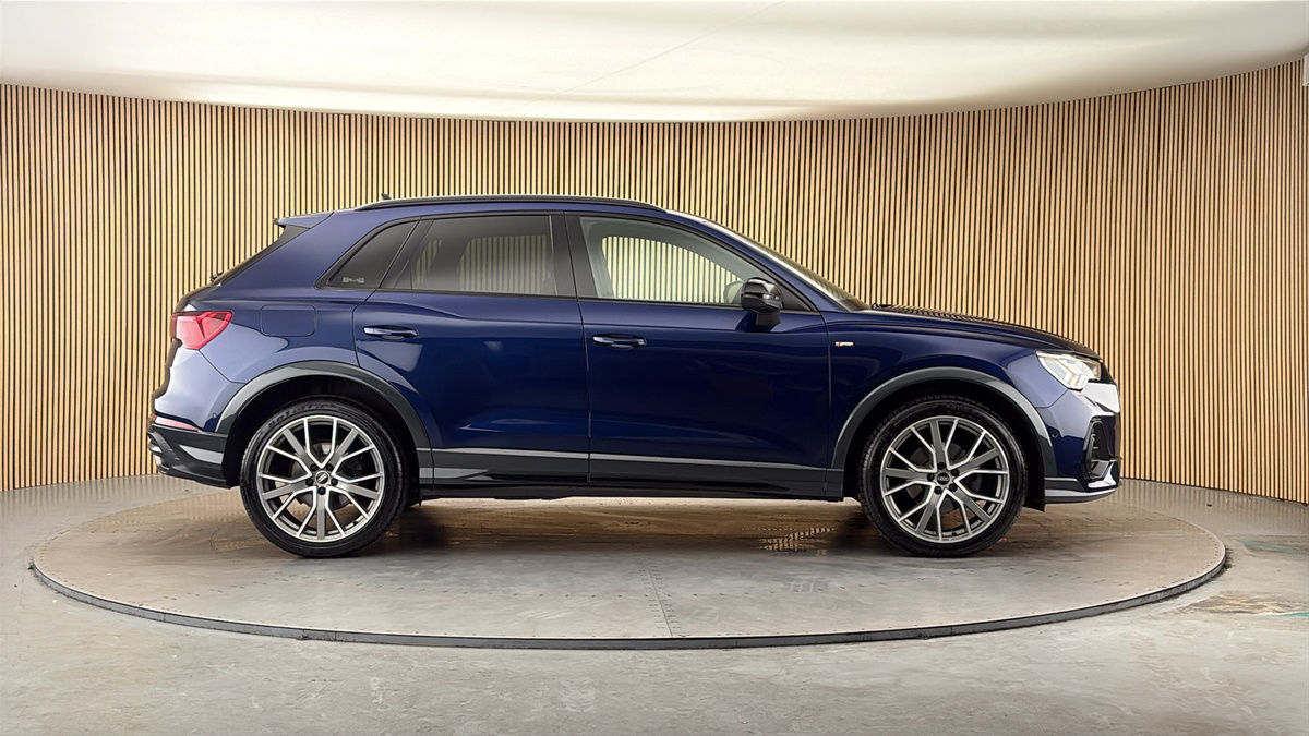 Audi Q3 Image 16