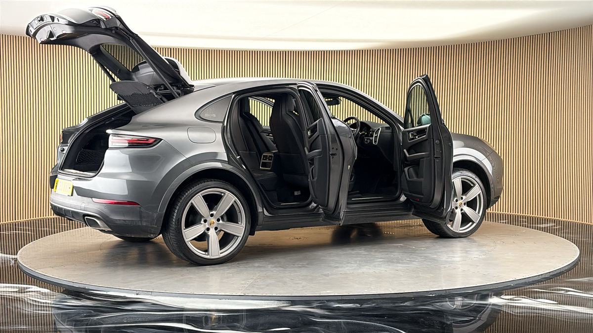 More views of Porsche Cayenne