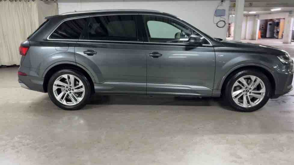 More views of Audi Q7