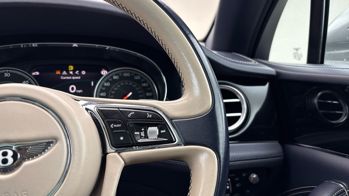 Bentley Bentayga Image 14
