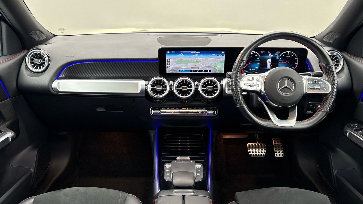 Mercedes-Benz GLB Image 12