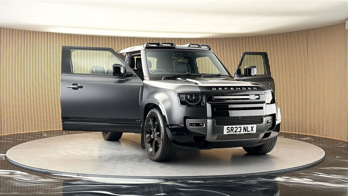 More views of Land Rover Defender 90