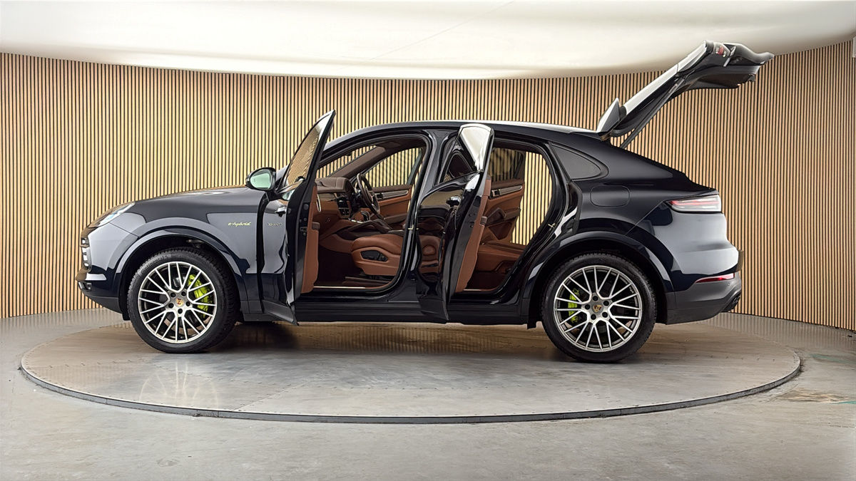 More views of Porsche Cayenne