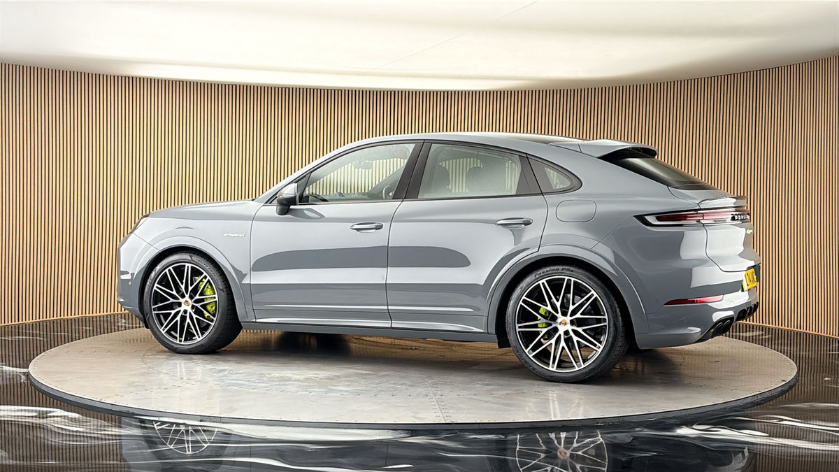 More views of Porsche Cayenne