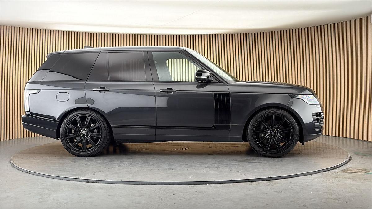 More views of Land Rover Range Rover