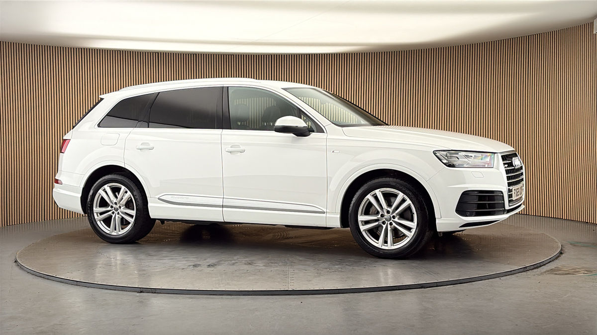More views of Audi Q7