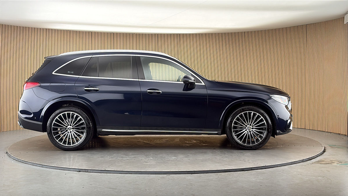Mercedes-Benz GLC Image 16
