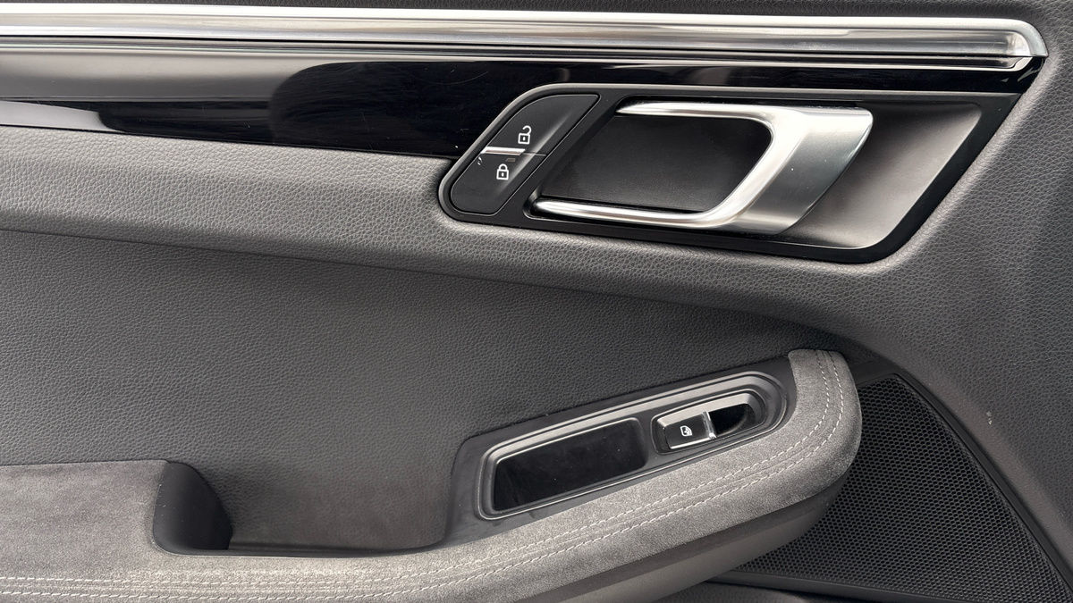 Porsche Macan Image 19