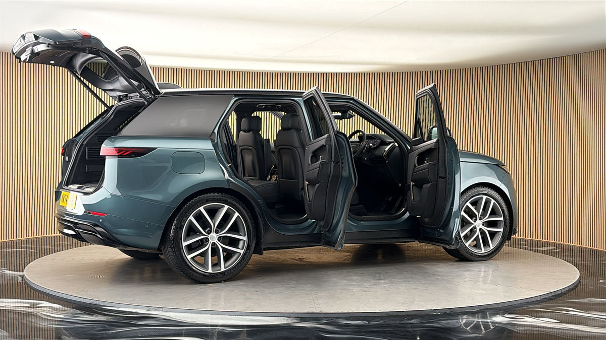 More views of Land Rover Range Rover Sport
