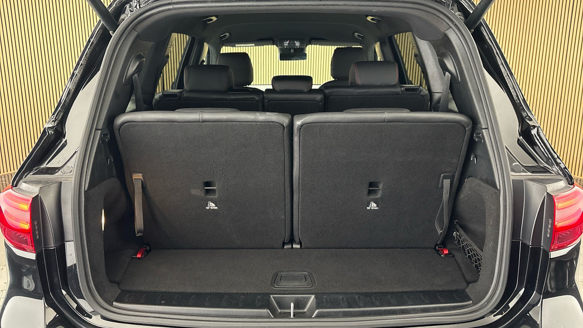 Mercedes-Benz GLB Image 11
