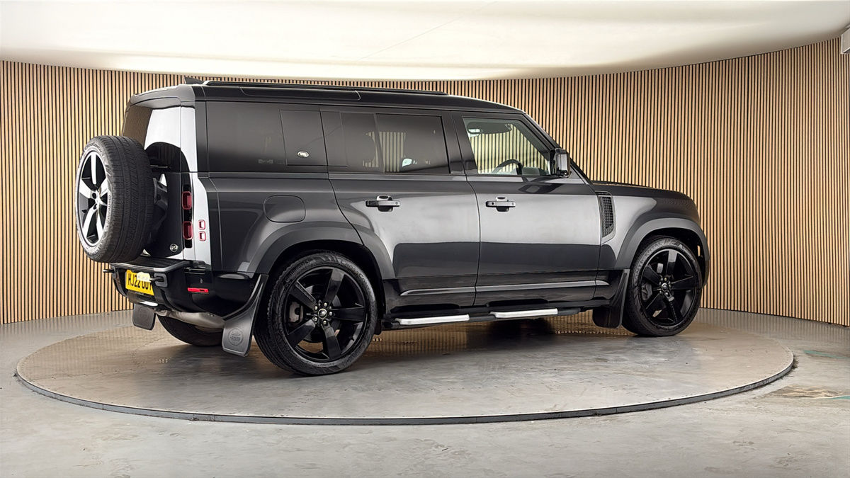 More views of Land Rover Defender 110