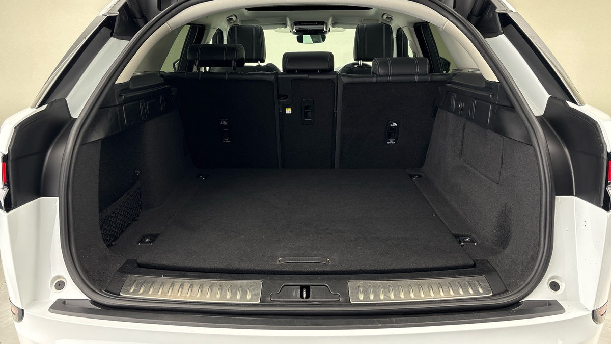 Land Rover Range Rover Velar Image 11