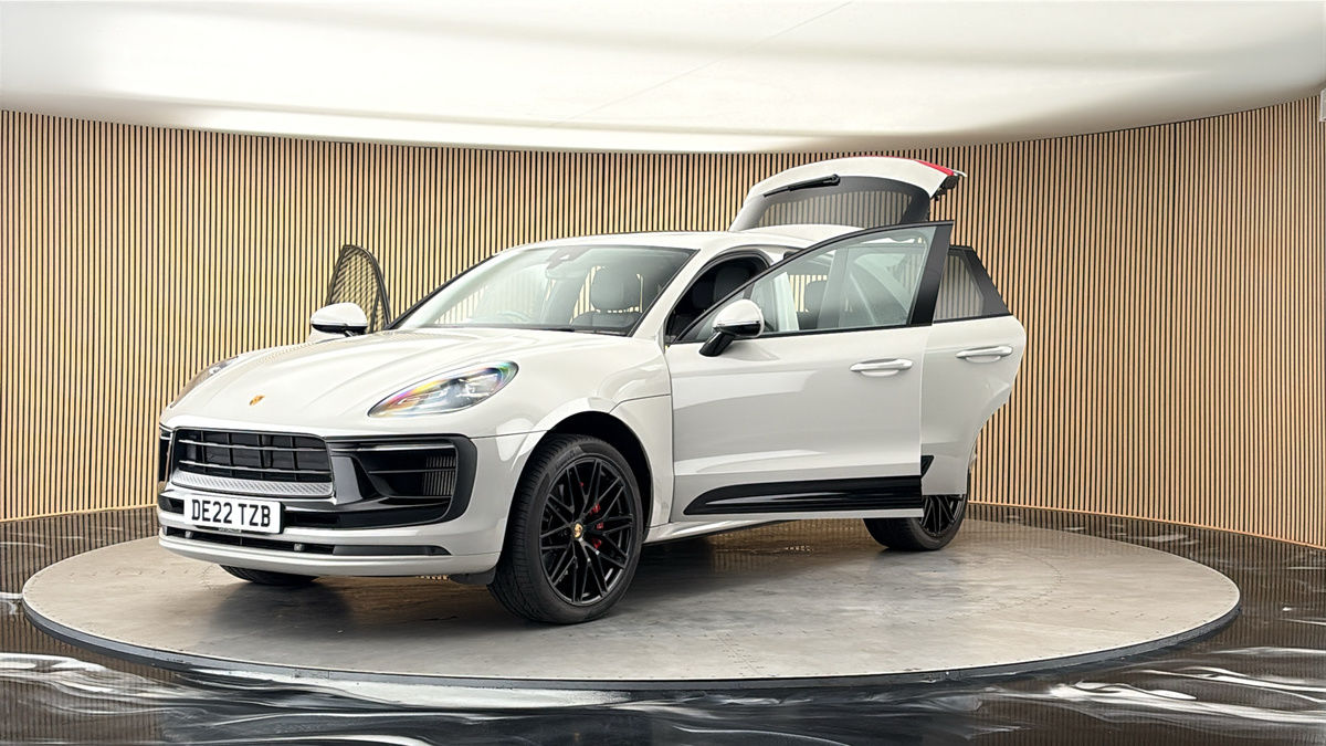 More views of Porsche Macan
