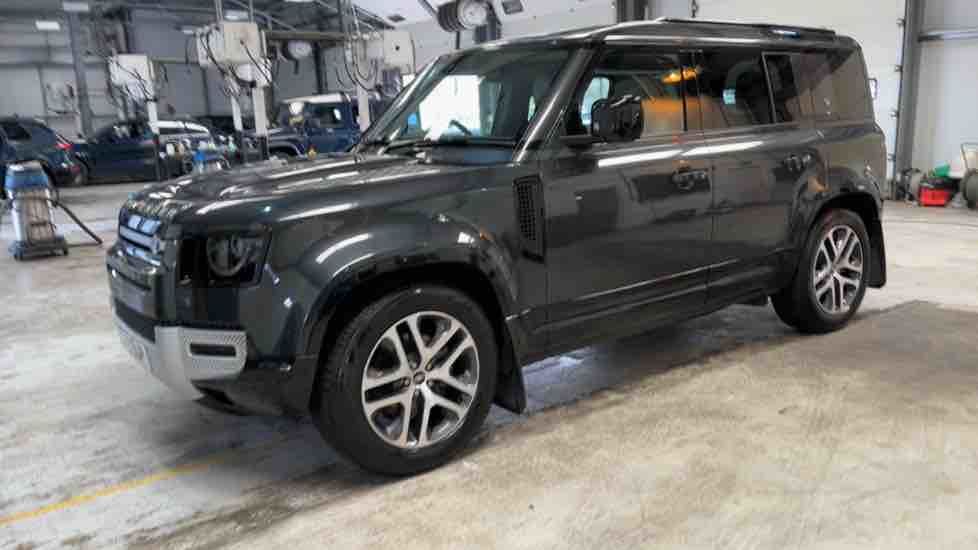 More views of Land Rover Defender 110