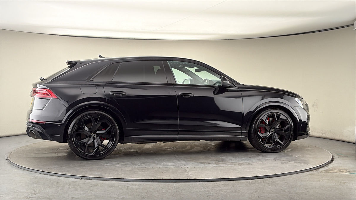 More views of Audi RSQ8