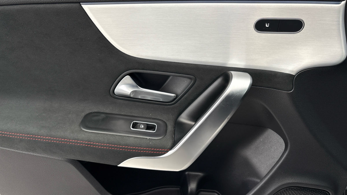 Mercedes-Benz CLA Image 19